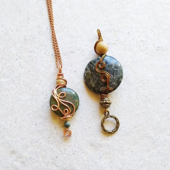 Minimalist Green Jasper Square Dangle Earrings ~ Gorgeous Hand Hammered EarWires - Picture 10 of 10